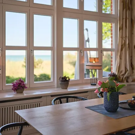 Goldmädchen 93 - House