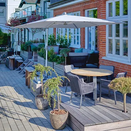 Goldmädchen 93 - House